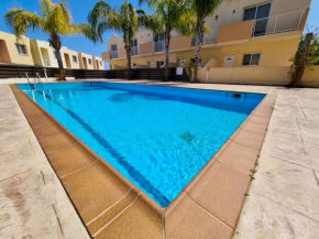 CHRISTINA'S MEZONETA house with a swimming pool